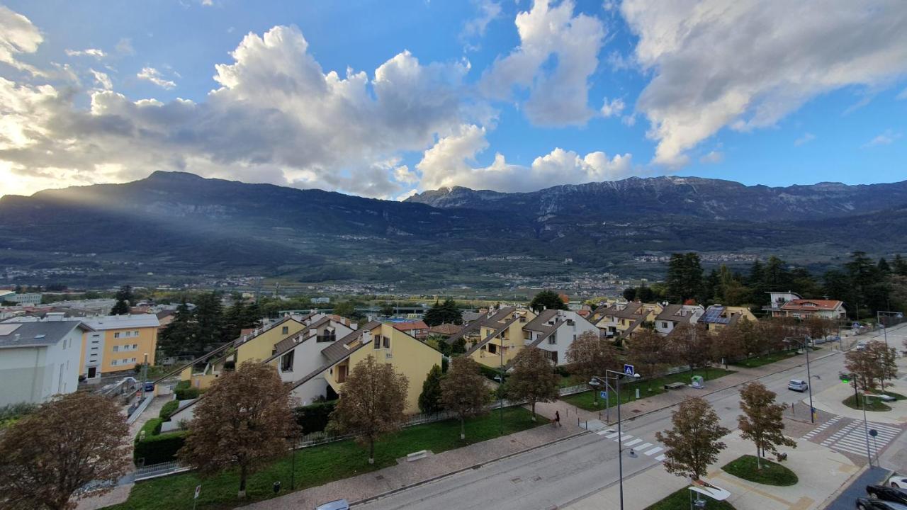 Apartamento Vista Mozzafiato Sulle Alpi Rovereto  Exterior foto
